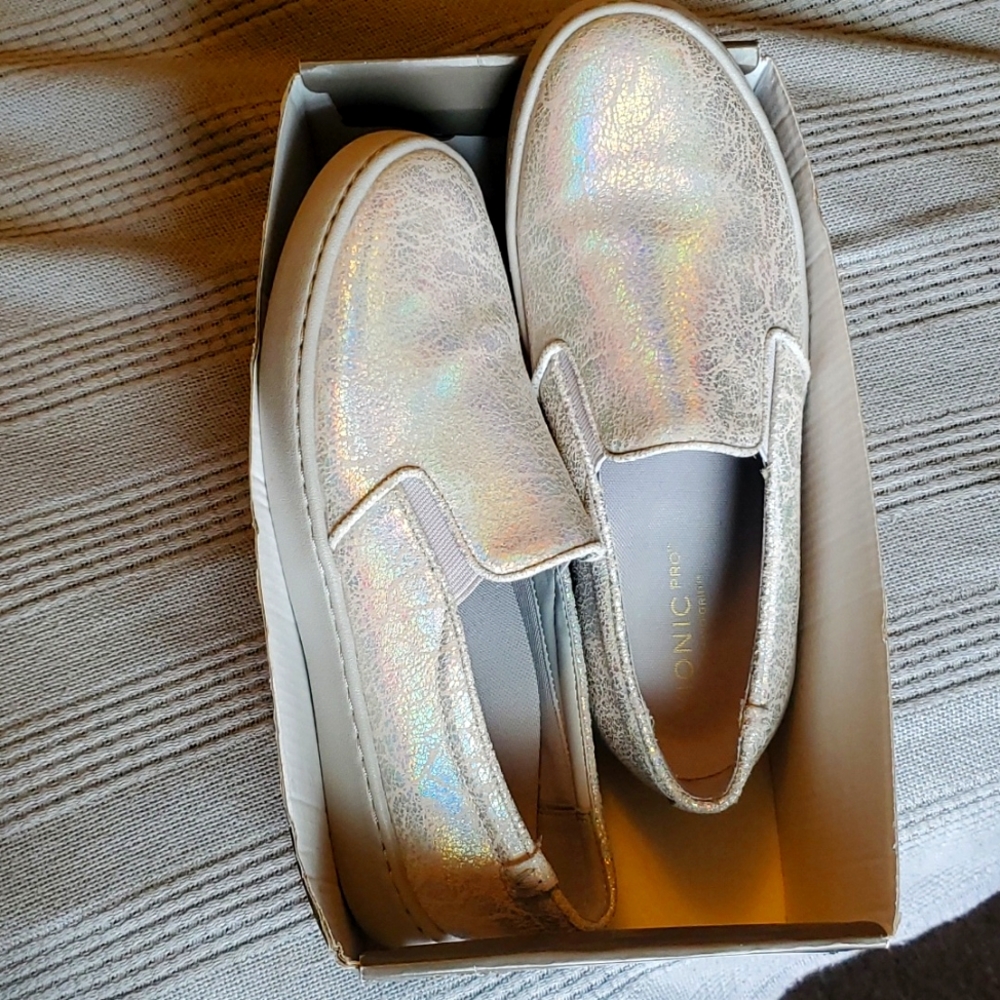 Vionic Women's Mahoney Avery Pro Slip-On Size 9 Silver/Charcoal